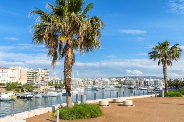 Bay-of-Zea-or-Pasalimani-in-Piraeus-Athens-Greece (1)